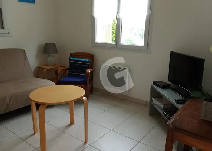 Prázdninový dům Maison 4 Pers Avec Jardin Prive Et Parking, Proche - - Fr-1-357-6